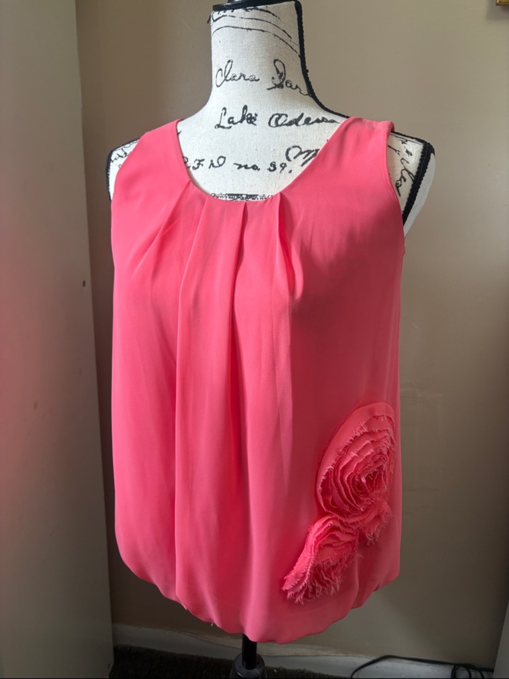 Women's Sleeveless Pleated Pink Floral Applique Top